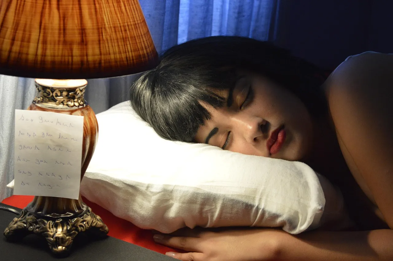 o-fabuloso-destino-de-amélie-poulain-filme-resenha-netflix-fotos-blog-conversando-com-a-lua-critica-casal-romance
