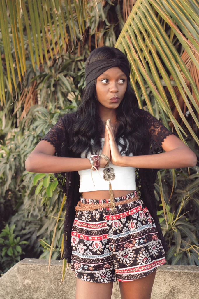 look-do-dia-simples-e-confortavel-blog-conversando-com-a-lua-fotos-look-boho-editorial-blogueira-dayane-nascimento-blogger-engraçada