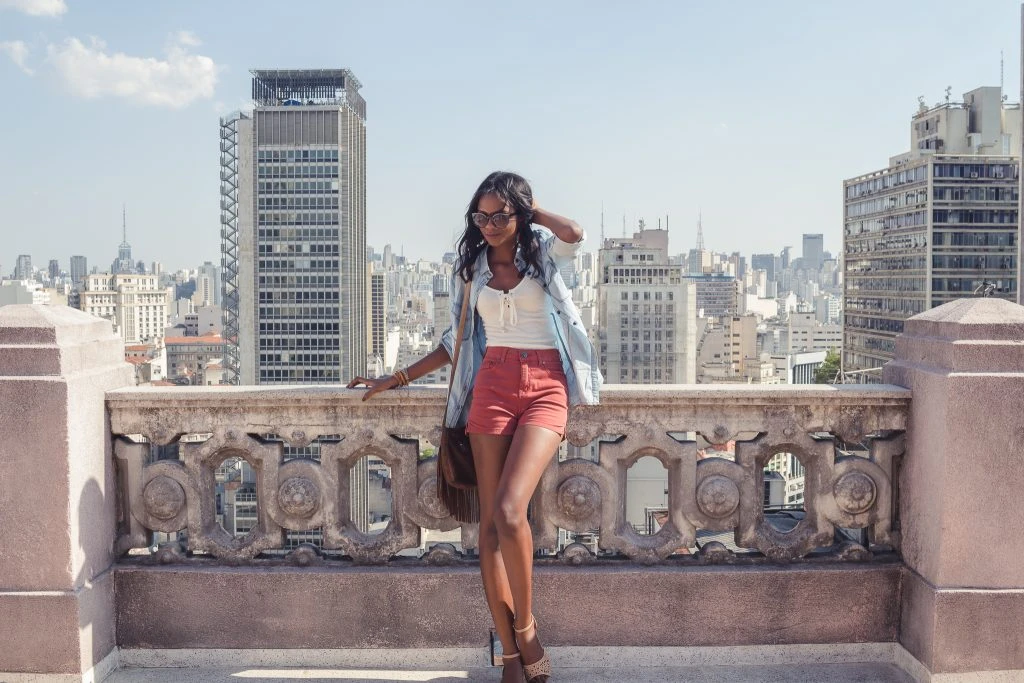 Look do dia: blusa com decote trançado | por Dayane Nascimento edificio Martinell