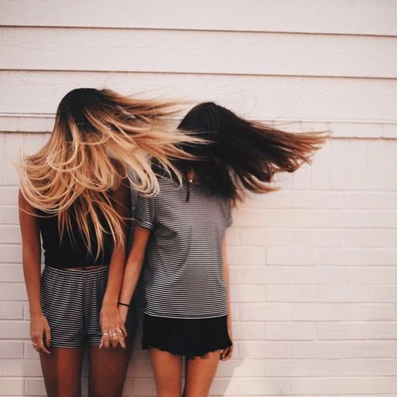 imitando fotos tumblr-amigas-dayane-nascimento-conversando-com-a-lua (5)